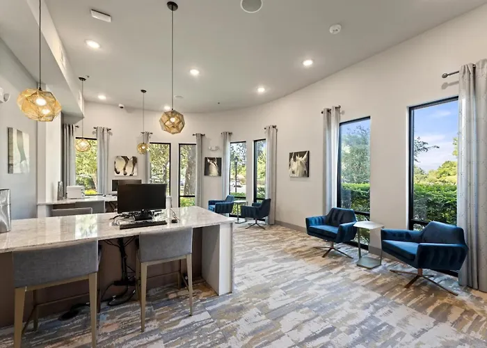 Landing Modern 1Bd Rooftop Lounge Clubhouse